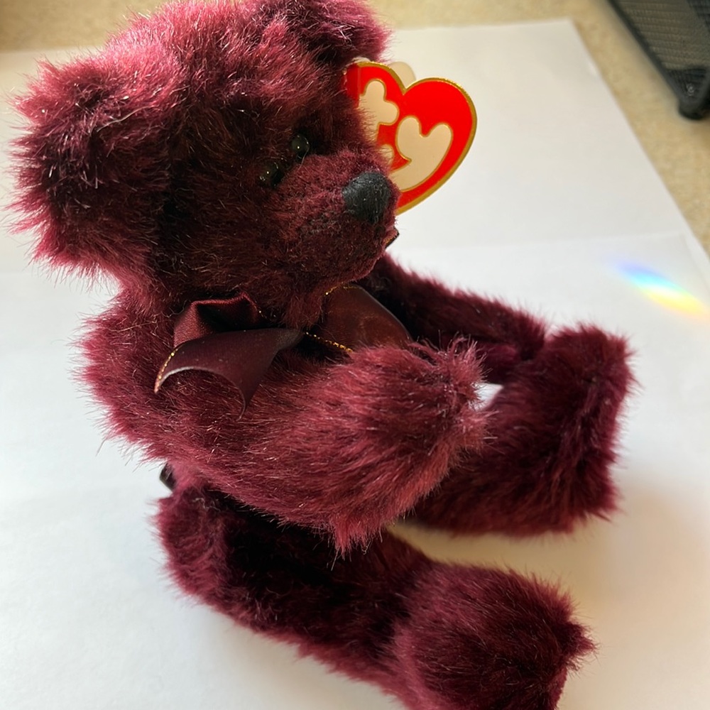 Ty, The Attic Treasures Collection, “BEARGUNDAY”5.50” sitting, burgundy bear